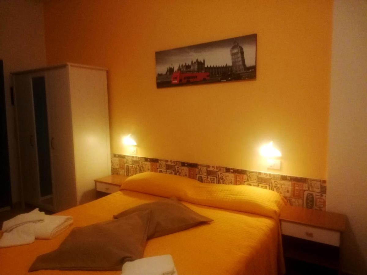 Hotel Galles Ріміні Екстер'єр фото
