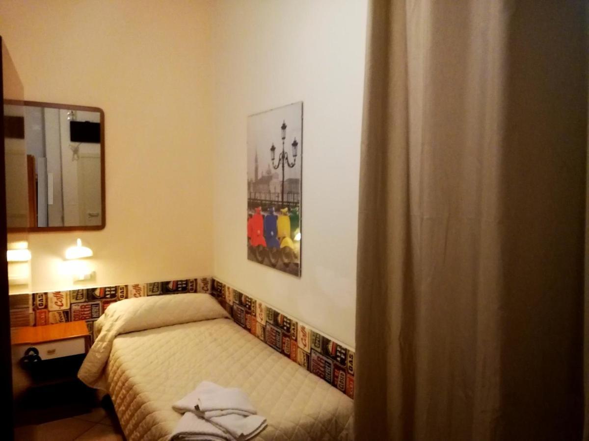 Hotel Galles Ріміні Екстер'єр фото