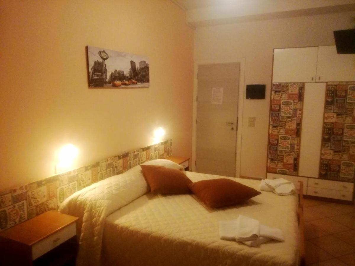 Hotel Galles Ріміні Екстер'єр фото