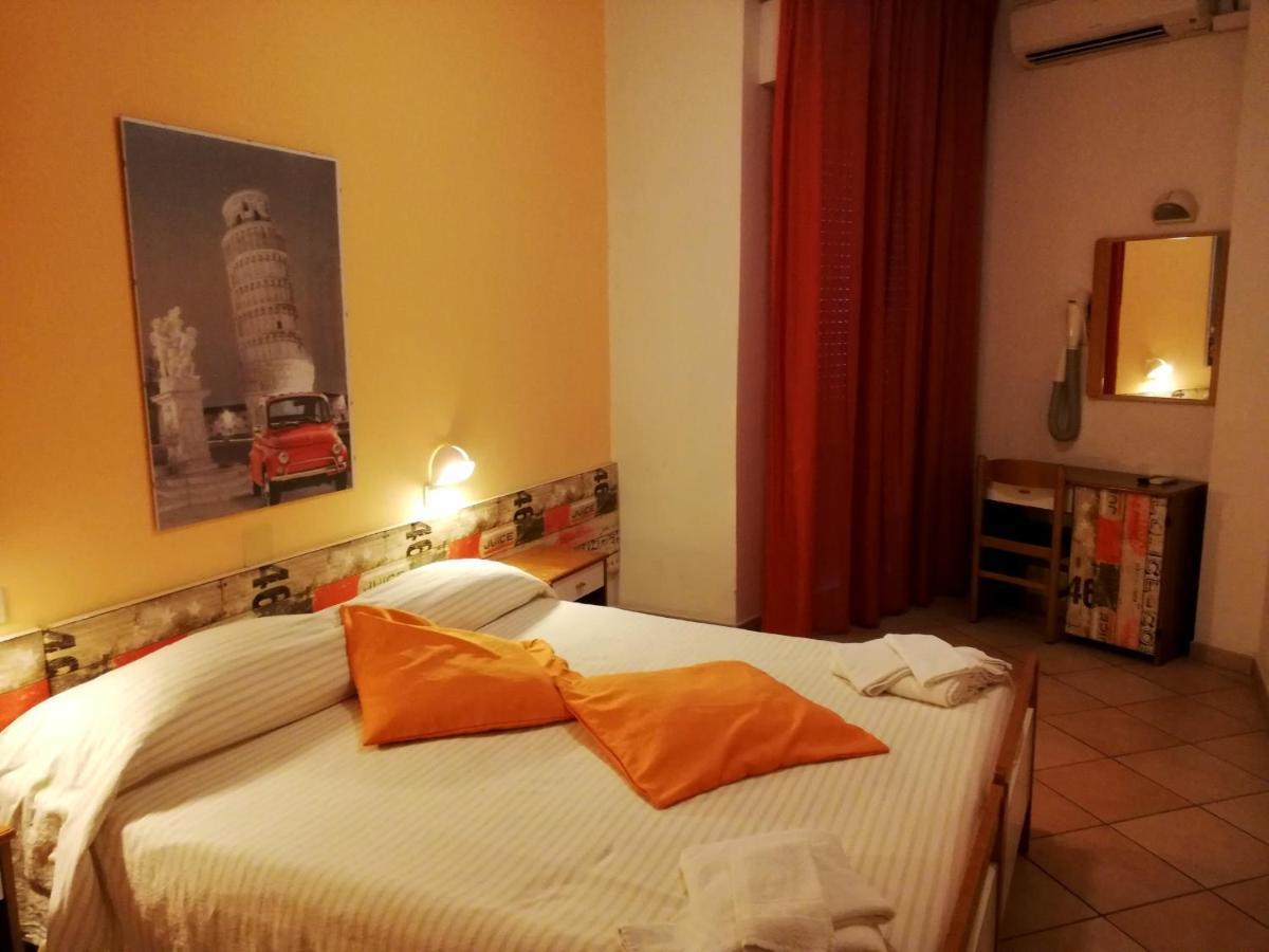 Hotel Galles Ріміні Екстер'єр фото