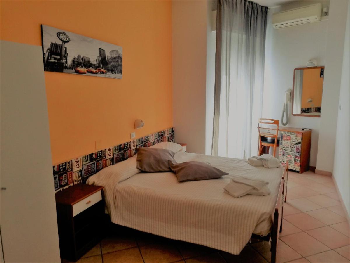 Hotel Galles Ріміні Екстер'єр фото