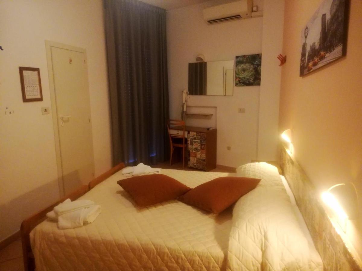Hotel Galles Ріміні Екстер'єр фото